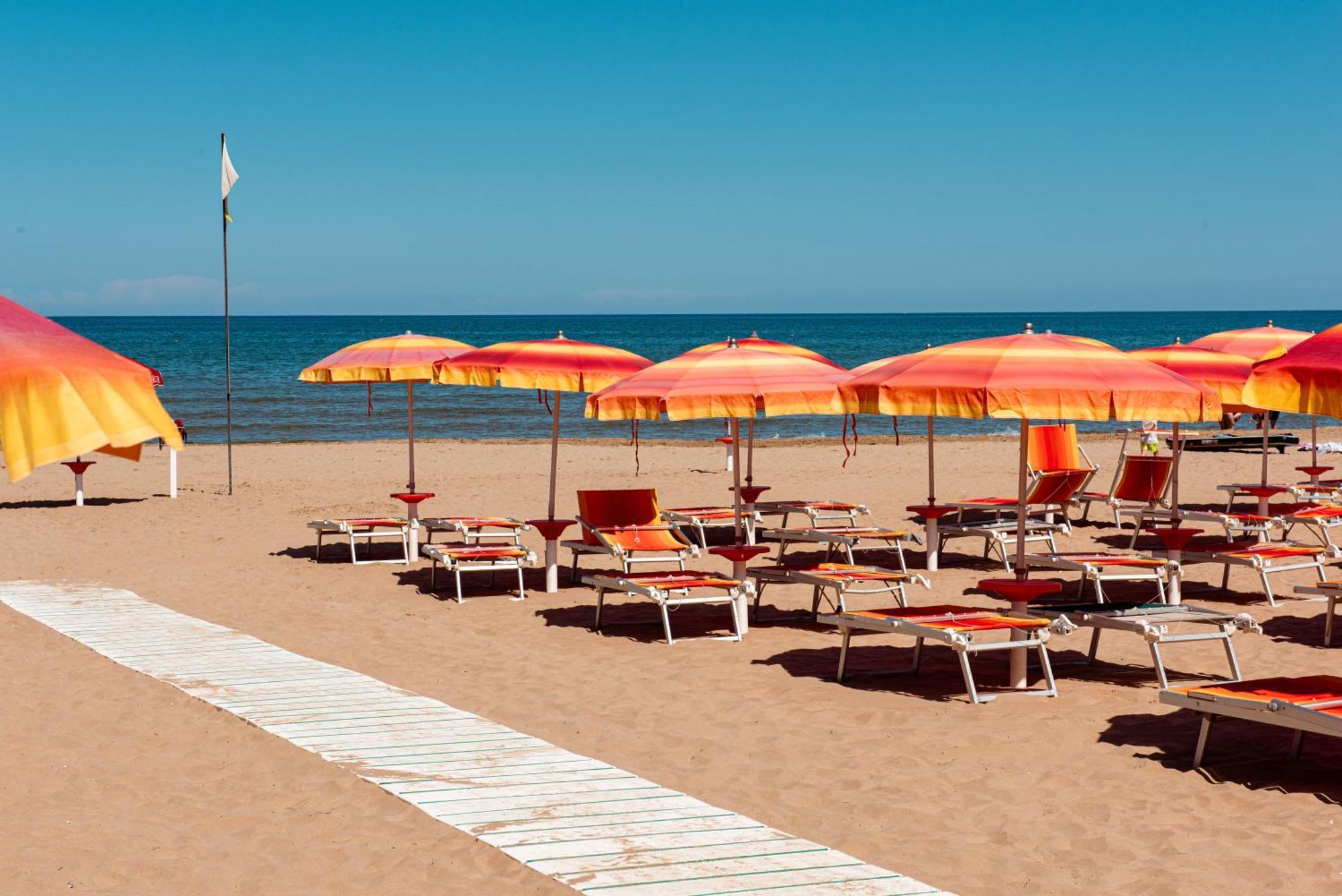 ויאסטה Villaggio Camping Punta Lunga מראה חיצוני תמונה