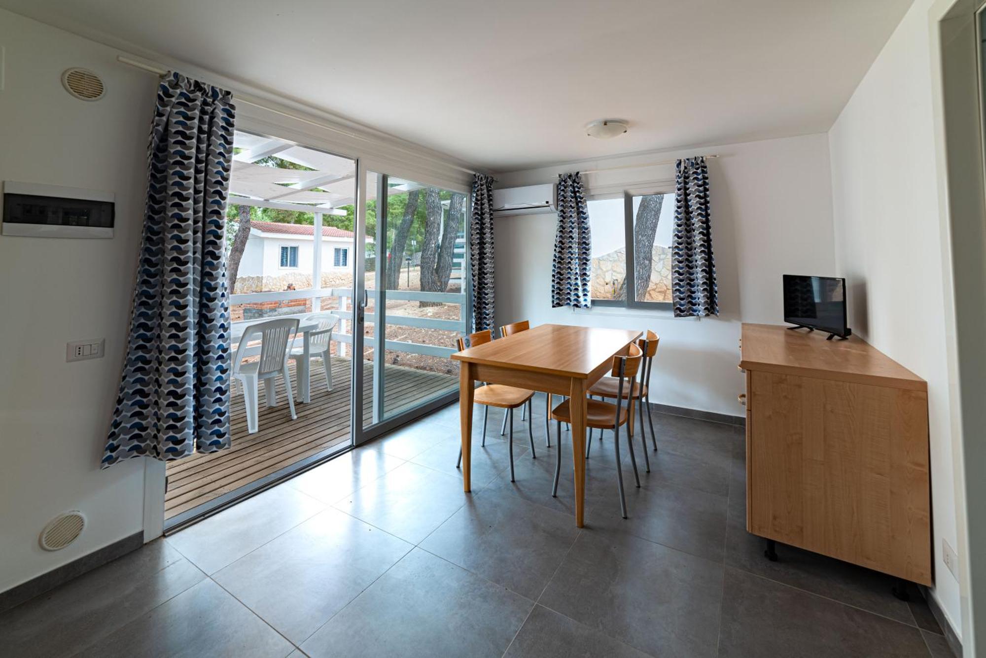 ויאסטה Villaggio Camping Punta Lunga מראה חיצוני תמונה